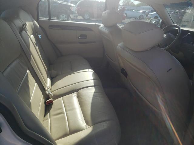 1LNHM81W22Y603539 - 2002 LINCOLN TOWN CAR EXECUTIVE WHITE photo 10