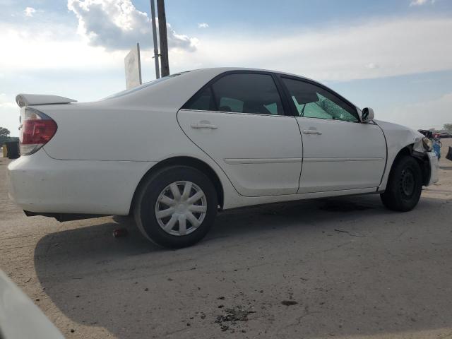 4T1BE30K25U410775 - 2005 TOYOTA CAMRY LE WHITE photo 3