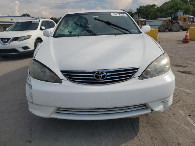 4T1BE30K25U410775 - 2005 TOYOTA CAMRY LE WHITE photo 5