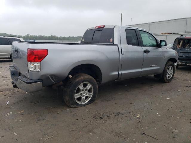 5TFUM5F11BX018651 - 2011 TOYOTA TUNDRA DOUBLE CAB SR5 SILVER photo 3