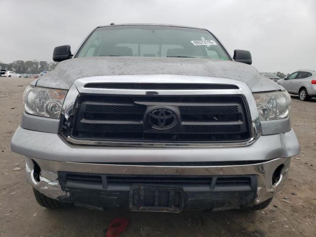 5TFUM5F11BX018651 - 2011 TOYOTA TUNDRA DOUBLE CAB SR5 SILVER photo 5