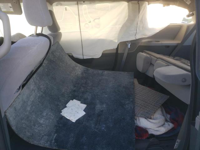 5TDKZ3DC4LS062121 - 2020 TOYOTA SIENNA LE SILVER photo 11