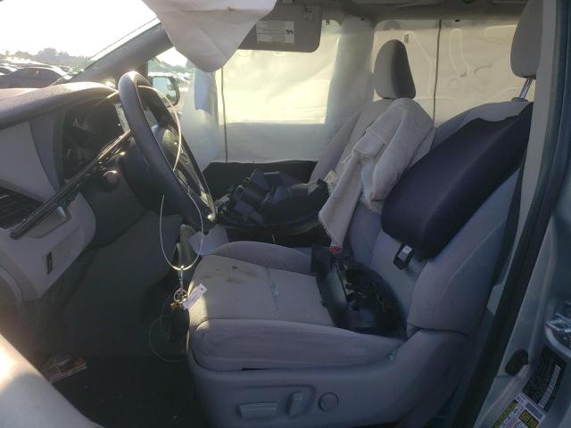 5TDKZ3DC4LS062121 - 2020 TOYOTA SIENNA LE SILVER photo 7