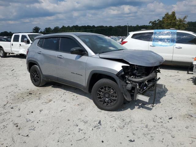 3C4NJCAB8JT255133 - 2018 JEEP COMPASS SPORT SILVER photo 4