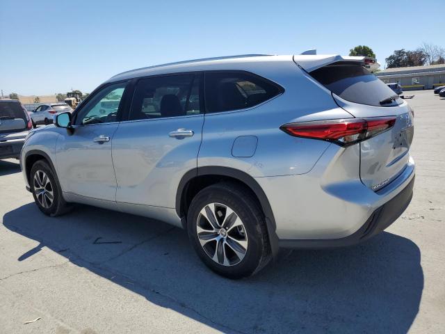 5TDHZRBH3LS028246 - 2020 TOYOTA HIGHLANDER XLE SILVER photo 2