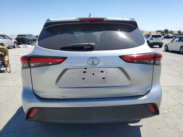 5TDHZRBH3LS028246 - 2020 TOYOTA HIGHLANDER XLE SILVER photo 6