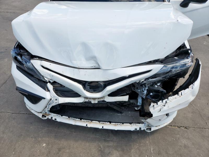4T1G11AK1PU087357 - 2023 TOYOTA CAMRY SE NIGHT SHADE WHITE photo 11