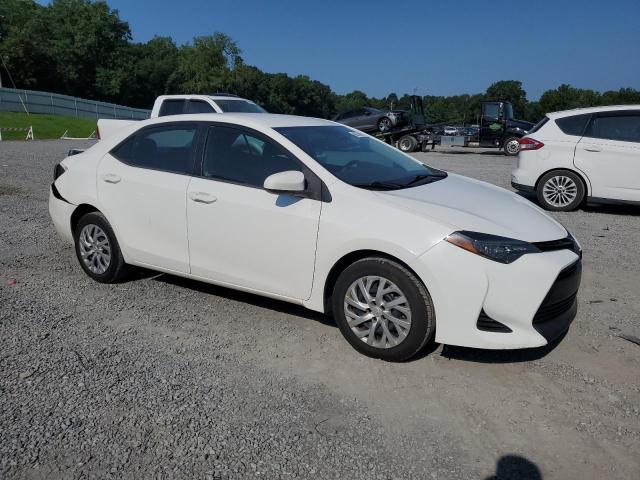 5YFBURHE4JP758951 - 2018 TOYOTA COROLLA L WHITE photo 4