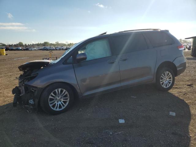 2013 TOYOTA SIENNA XLE, 