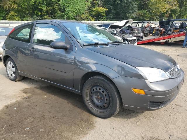 3FAFP31N75R104368 - 2005 FORD FOCUS ZX3 GRAY photo 4