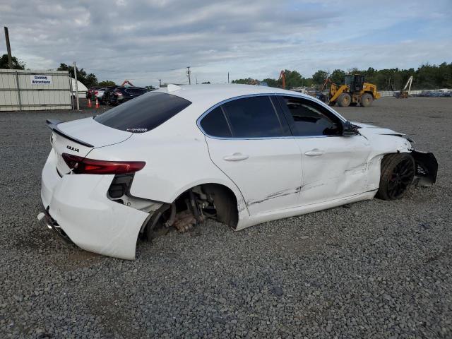 ZARFAEDN7J7589055 - 2018 ALFA ROMEO GIULIA Q4 WHITE photo 3