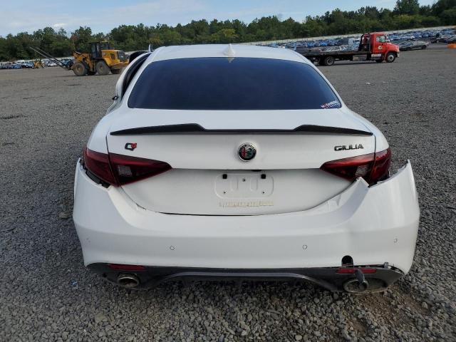ZARFAEDN7J7589055 - 2018 ALFA ROMEO GIULIA Q4 WHITE photo 6