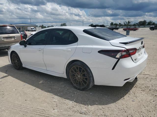 4T1T11AK2PU077581 - 2023 TOYOTA CAMRY SE NIGHT SHADE WHITE photo 2