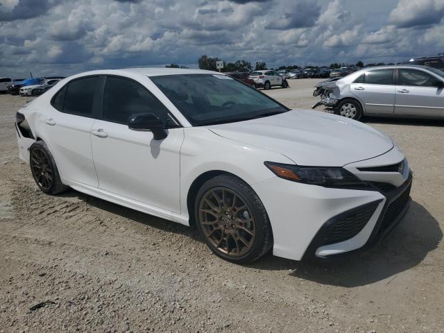 4T1T11AK2PU077581 - 2023 TOYOTA CAMRY SE NIGHT SHADE WHITE photo 4