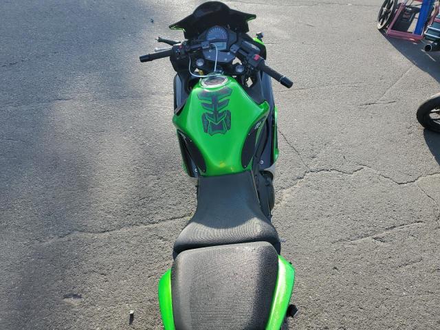 JKAEXEE18GDA21517 - 2016 KAWASAKI EX650 E მწვანე ფოტო 6