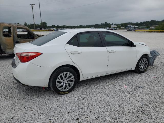 5YFBURHE3JP765812 - 2018 TOYOTA COROLLA L WHITE photo 3