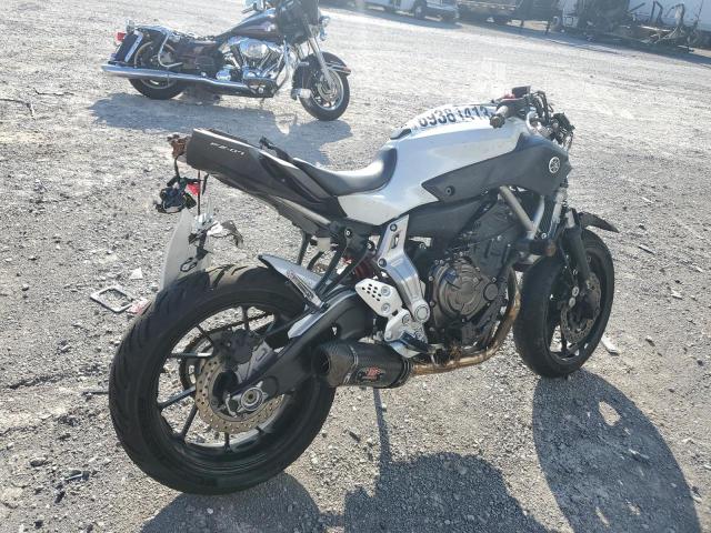 JYARM06E2FA002958 - 2015 YAMAHA FZ07 WHITE photo 4