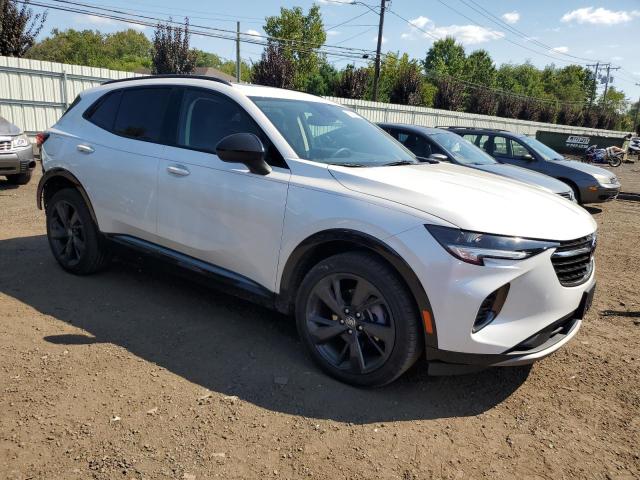 LRBFZPR43PD076036 - 2023 BUICK ENVISION ESSENCE Ağ foto 4