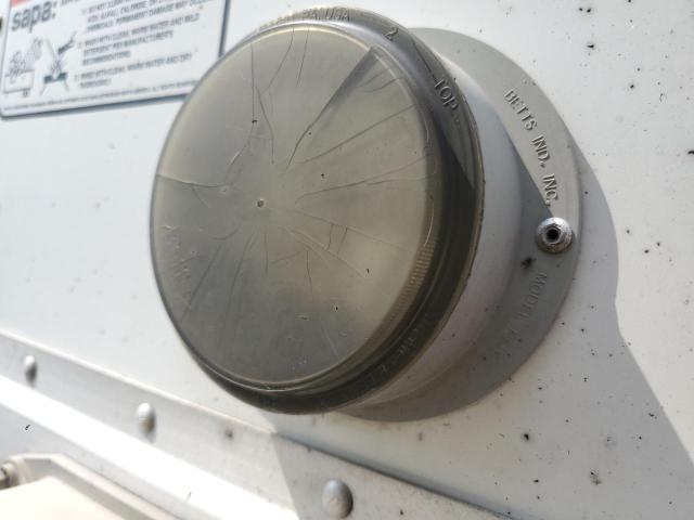 1UYVS2400J3210301 - 2018 UTILITY VS2DX 白色 照片 8