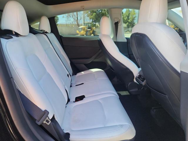 7SAYGAEE4NF559698 - 2022 TESLA MODEL Y BLACK photo 10