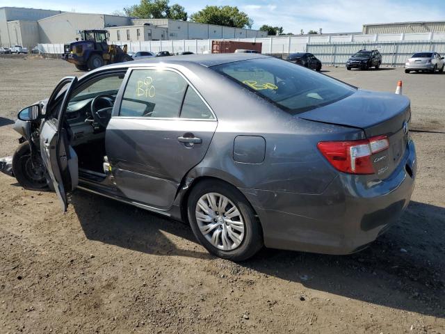 4T4BF1FK8DR284323 - 2013 TOYOTA CAMRY L GRAY photo 2