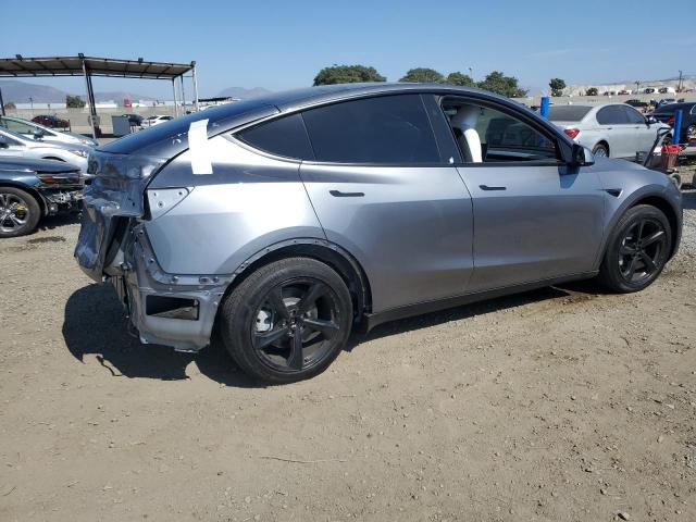 7SAYGDEEXTF347628 - 2026 TESLA MODEL Y GRAY photo 3