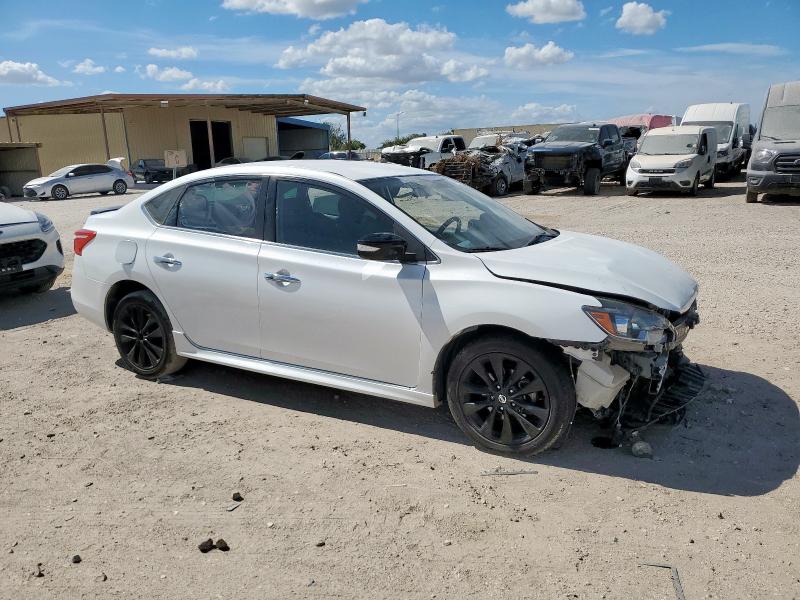 3N1AB7AP1JY233673 - 2018 NISSAN SENTRA S 白色 照片 4