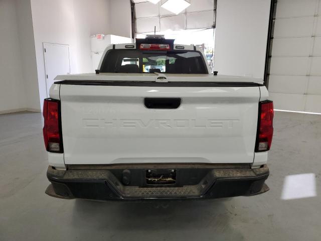 1GCGTBEC2R1255101 - 2024 CHEVROLET COLORADO WHITE photo 6