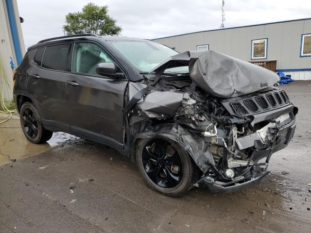 3C4NJDBB1JT304418 - 2018 JEEP COMPASS LATITUDE GRAY photo 4