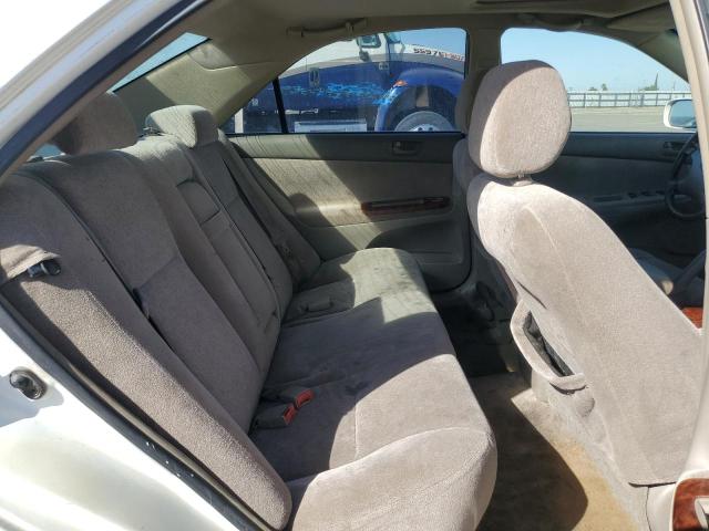 JTDBE32K140263114 - 2004 TOYOTA CAMRY LE WHITE photo 10