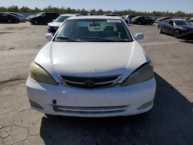 JTDBE32K140263114 - 2004 TOYOTA CAMRY LE WHITE photo 5