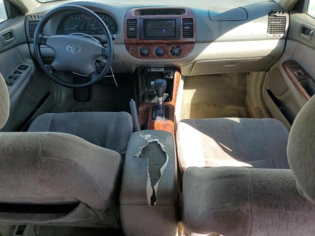 JTDBE32K140263114 - 2004 TOYOTA CAMRY LE WHITE photo 8