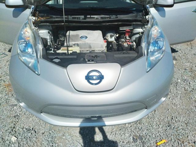 1N4AZ0CP9DC416402 - 2013 NISSAN LEAF S SILVER photo 11