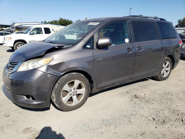 2013 TOYOTA SIENNA LE, 