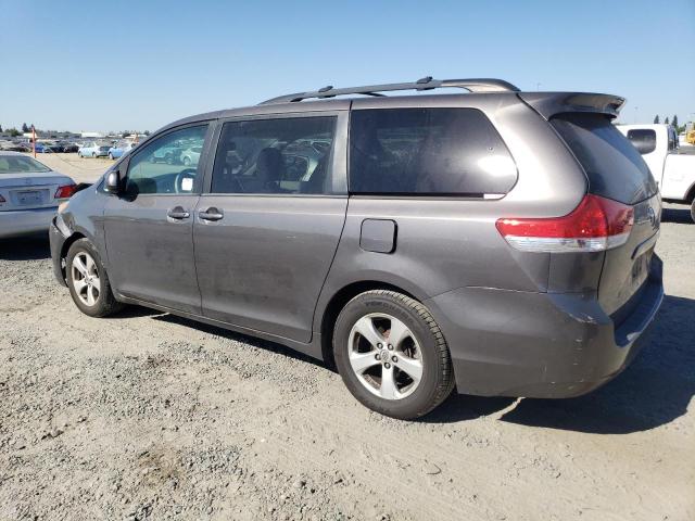 5TDKK3DC7DS395984 - 2013 TOYOTA SIENNA LE GRAY photo 2