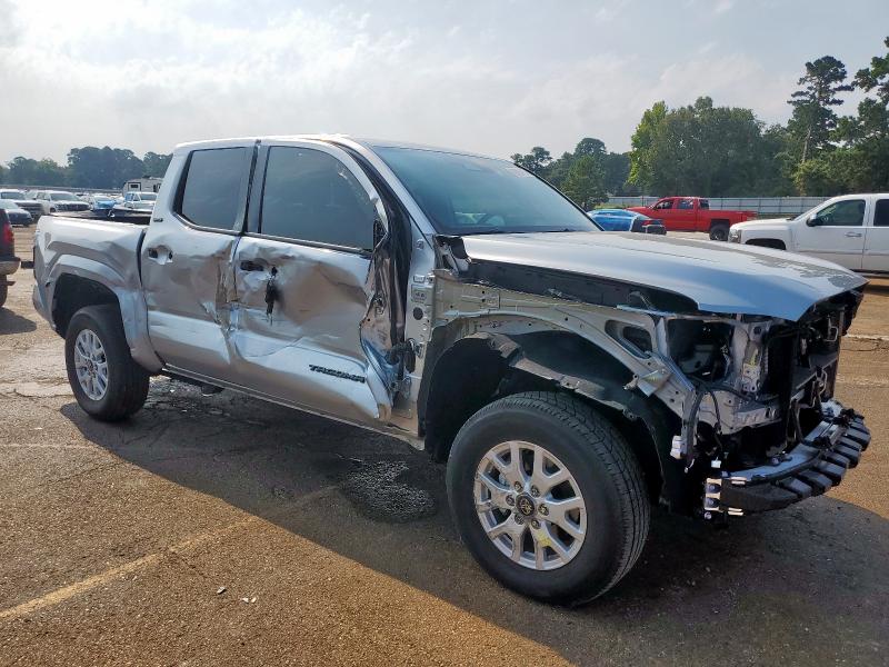 3TMLB5JN6SM137457 - 2025 TOYOTA TACOMA DOUBLE CAB 银色 照片 4