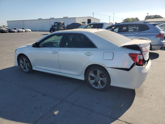 4T1BF1FK1CU622752 - 2012 TOYOTA CAMRY BASE WHITE photo 2