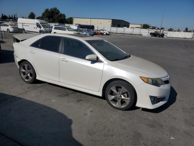 4T1BF1FK1CU622752 - 2012 TOYOTA CAMRY BASE WHITE photo 4