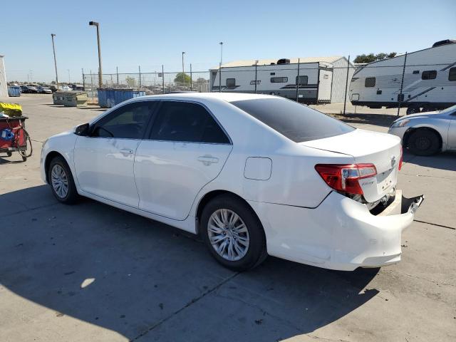 4T4BF1FK3CR257383 - 2012 TOYOTA CAMRY BASE WHITE photo 2