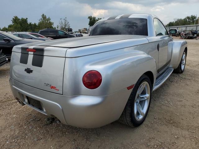 1GCES14PX4B104535 - 2004 CHEVROLET SSR 银色 照片 3