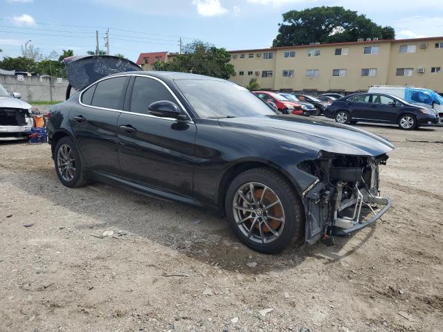 ZARFAEDN3J7563553 - 2018 ALFA ROMEO GIULIA Q4 შავი ფოტო 4