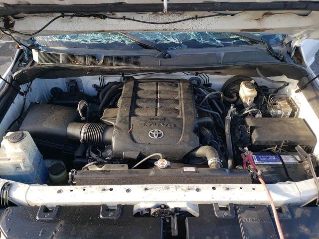 5TFUW5F13JX704005 - 2018 TOYOTA TUNDRA DOUBLE CAB SR/SR5 WHITE photo 11