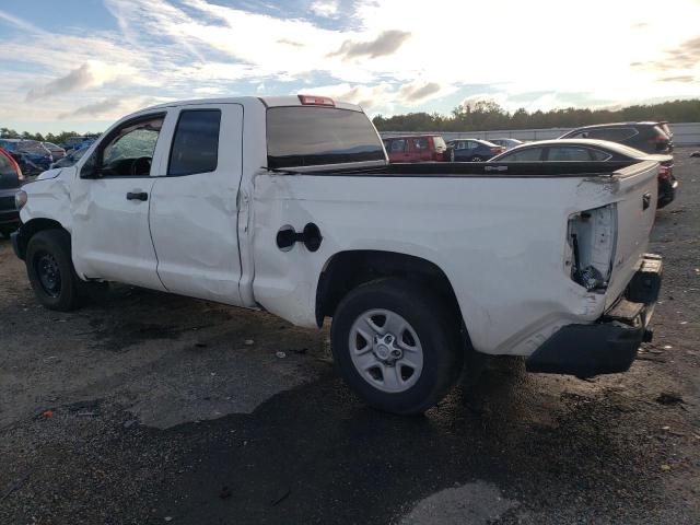 5TFUW5F13JX704005 - 2018 TOYOTA TUNDRA DOUBLE CAB SR/SR5 WHITE photo 2