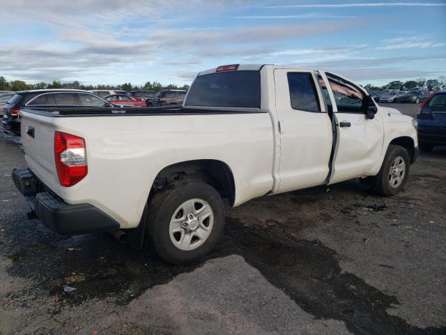 5TFUW5F13JX704005 - 2018 TOYOTA TUNDRA DOUBLE CAB SR/SR5 WHITE photo 3