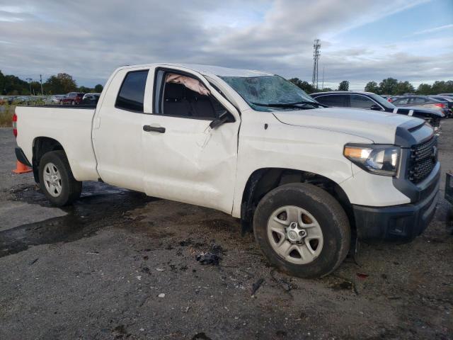 5TFUW5F13JX704005 - 2018 TOYOTA TUNDRA DOUBLE CAB SR/SR5 WHITE photo 4