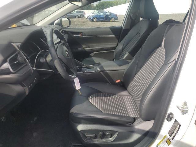 4T1G11AK8PU733882 - 2023 TOYOTA CAMRY SE NIGHT SHADE WHITE photo 7