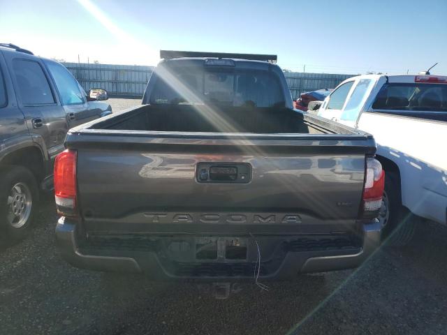 5TFDZ5BN6JX033235 - 2018 TOYOTA TACOMA DOUBLE CAB GRAY photo 6