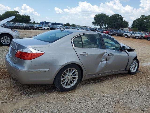 KMHGC4DE7BU117861 - 2011 HYUNDAI GENESIS 3.8L SILVER photo 3