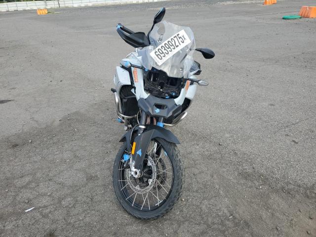 WB10K0300M6E09978 - 2021 BMW F 850 GS ADVENTURE SILVER photo 2