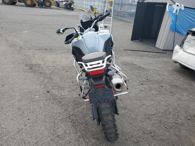 WB10K0300M6E09978 - 2021 BMW F 850 GS ADVENTURE SILVER photo 4